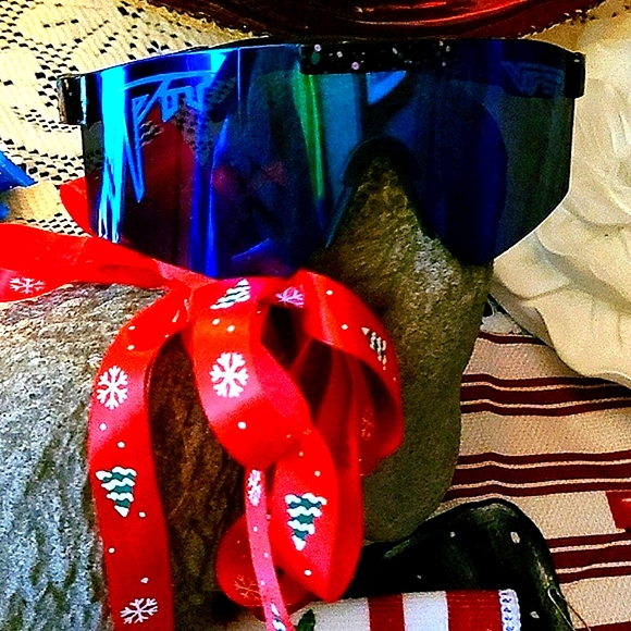 SASSY PIT VIPER 🔥 SNOW, SUNGLASSES - Picture 3 of 7